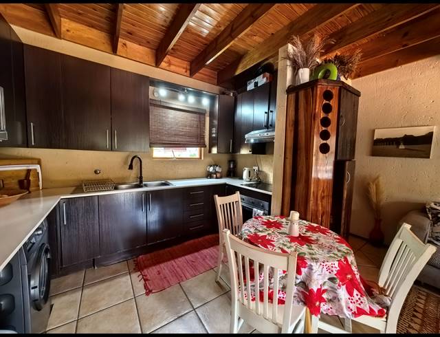 2 BEDROOM TOWNHOUSE FOR SALE IN SHARONLEA